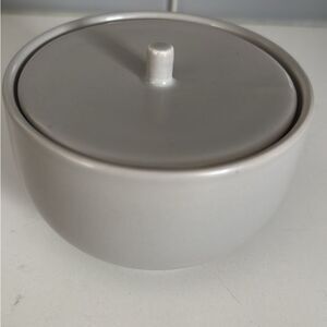 Blomus Elegant Gray Ceramic Bowl with Lid